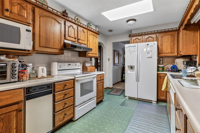 4648 Hillsboro Road, Farmington, Missouri 63640, 3 Bedrooms Bedrooms, 9 Rooms Rooms,2 BathroomsBathrooms,Residential,For Sale,Hillsboro,MAR25021088
