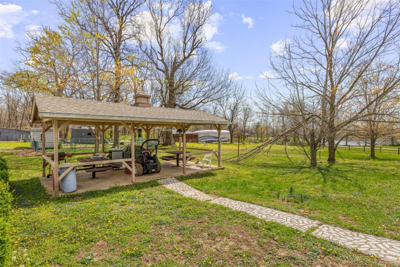 4648 Hillsboro Road, Farmington, Missouri 63640, 3 Bedrooms Bedrooms, 9 Rooms Rooms,2 BathroomsBathrooms,Residential,For Sale,Hillsboro,MAR25021088