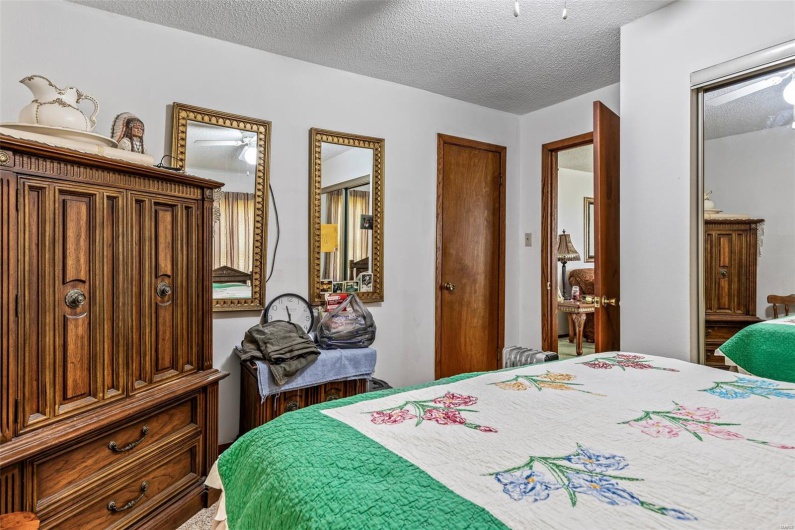 4648 Hillsboro Road, Farmington, Missouri 63640, 3 Bedrooms Bedrooms, 9 Rooms Rooms,2 BathroomsBathrooms,Residential,For Sale,Hillsboro,MAR25021088