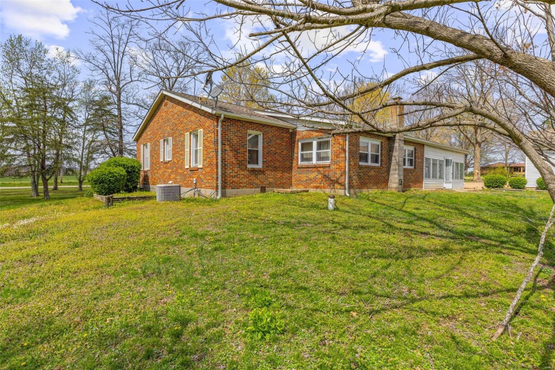 4648 Hillsboro Road, Farmington, Missouri 63640, 3 Bedrooms Bedrooms, 9 Rooms Rooms,2 BathroomsBathrooms,Residential,For Sale,Hillsboro,MAR25021088