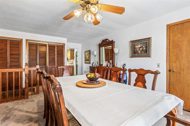 4648 Hillsboro Road, Farmington, Missouri 63640, 3 Bedrooms Bedrooms, 9 Rooms Rooms,2 BathroomsBathrooms,Residential,For Sale,Hillsboro,MAR25021088