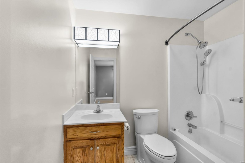 2600 Cobblestone Court, Cape Girardeau, Missouri 63701, 8 Bedrooms Bedrooms, 21 Rooms Rooms,5 BathroomsBathrooms,Residential,For Sale,Cobblestone,MAR25025201