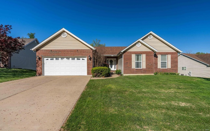 2600 Cobblestone Court, Cape Girardeau, Missouri 63701, 8 Bedrooms Bedrooms, 21 Rooms Rooms,5 BathroomsBathrooms,Residential,For Sale,Cobblestone,MAR25025201