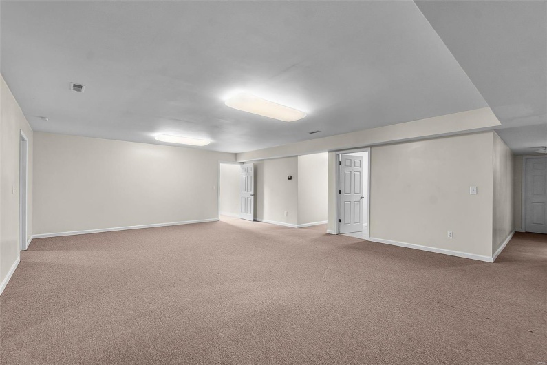 2600 Cobblestone Court, Cape Girardeau, Missouri 63701, 8 Bedrooms Bedrooms, 21 Rooms Rooms,5 BathroomsBathrooms,Residential,For Sale,Cobblestone,MAR25025201