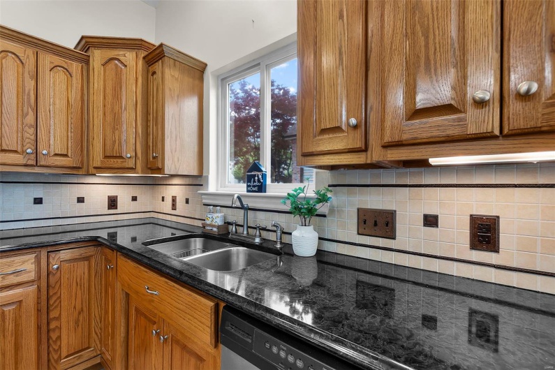 2600 Cobblestone Court, Cape Girardeau, Missouri 63701, 8 Bedrooms Bedrooms, 21 Rooms Rooms,5 BathroomsBathrooms,Residential,For Sale,Cobblestone,MAR25025201