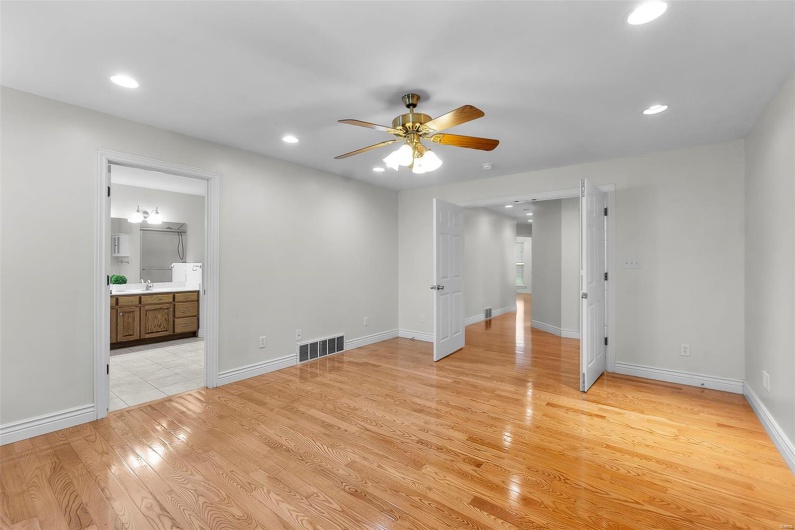 2600 Cobblestone Court, Cape Girardeau, Missouri 63701, 8 Bedrooms Bedrooms, 21 Rooms Rooms,5 BathroomsBathrooms,Residential,For Sale,Cobblestone,MAR25025201