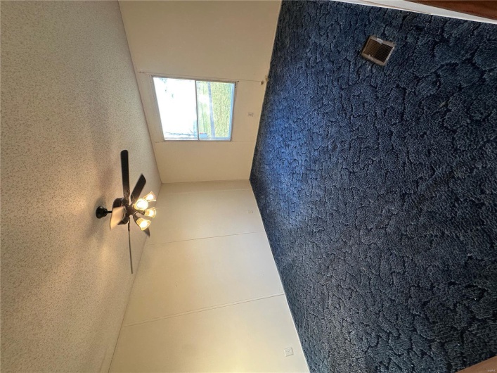 549 E Outer Rd, Sikeston, Missouri 63801, 3 Bedrooms Bedrooms, 8 Rooms Rooms,2 BathroomsBathrooms,Residential,For Sale,E Outer Rd,MAR25025282