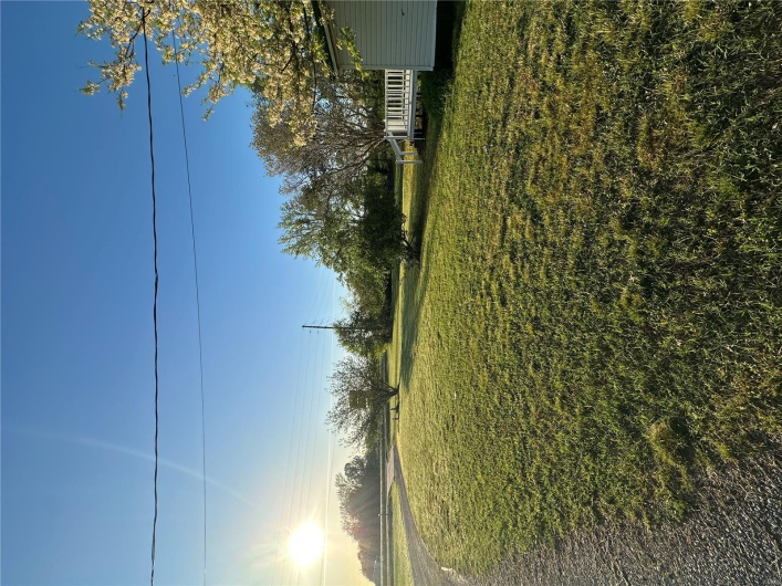 549 E Outer Rd, Sikeston, Missouri 63801, 3 Bedrooms Bedrooms, 8 Rooms Rooms,2 BathroomsBathrooms,Residential,For Sale,E Outer Rd,MAR25025282