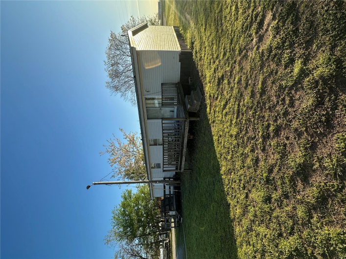549 E Outer Rd, Sikeston, Missouri 63801, 3 Bedrooms Bedrooms, 8 Rooms Rooms,2 BathroomsBathrooms,Residential,For Sale,E Outer Rd,MAR25025282