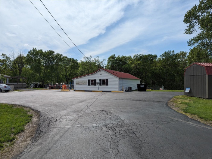 705 Burks Road, Farmington, Missouri 63640, 6 Rooms Rooms,Residential,For Sale,Burks,MAR25025271