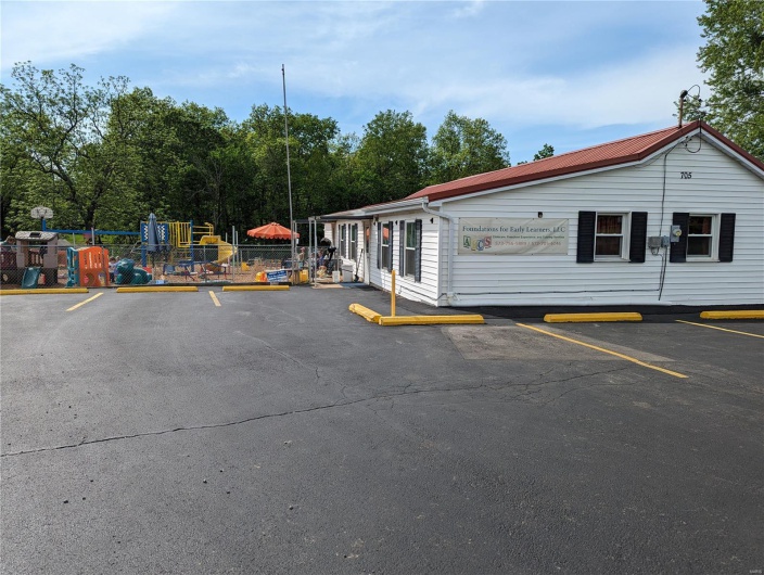 705 Burks Road, Farmington, Missouri 63640, 6 Rooms Rooms,Residential,For Sale,Burks,MAR25025271