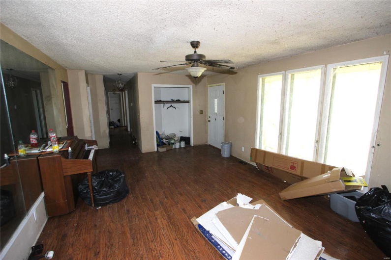 1730 Liberty Street, Farmington, Missouri 63640, 3 Bedrooms Bedrooms, 6 Rooms Rooms,2 BathroomsBathrooms,Residential,For Sale,Liberty,MAR25025379
