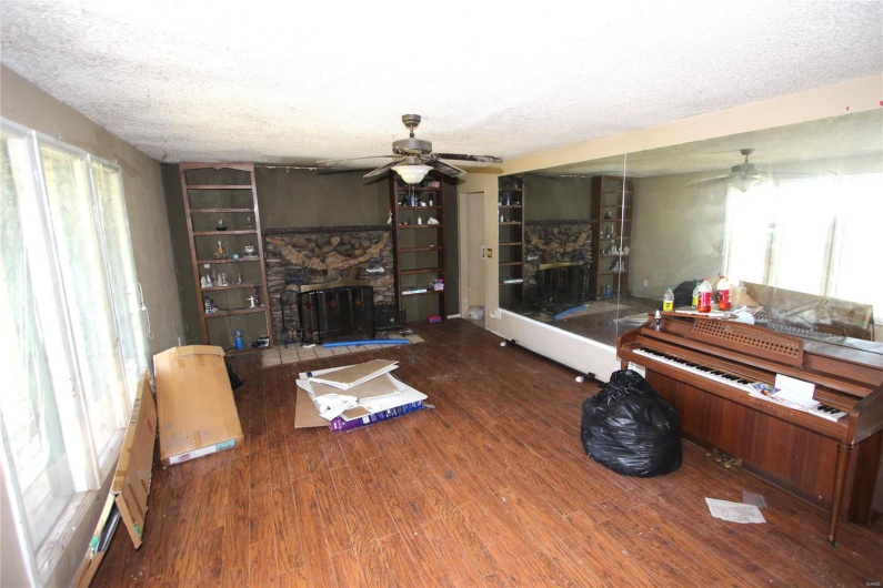 1730 Liberty Street, Farmington, Missouri 63640, 3 Bedrooms Bedrooms, 6 Rooms Rooms,2 BathroomsBathrooms,Residential,For Sale,Liberty,MAR25025379