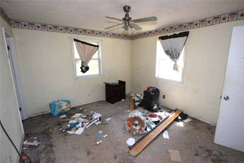 1730 Liberty Street, Farmington, Missouri 63640, 3 Bedrooms Bedrooms, 6 Rooms Rooms,2 BathroomsBathrooms,Residential,For Sale,Liberty,MAR25025379