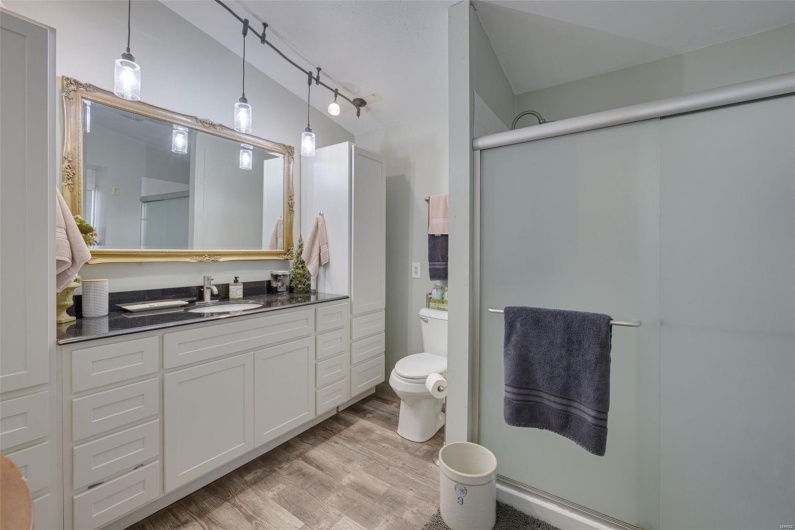 2nd Floor Main Bath