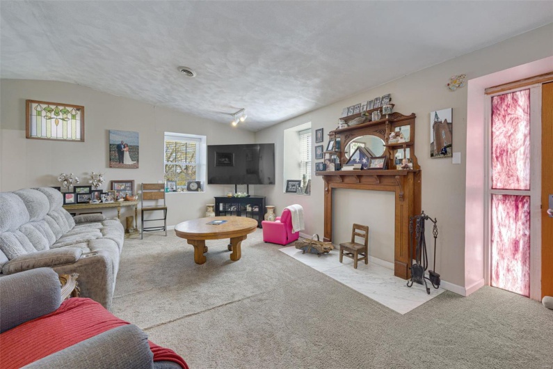 2nd Floor Living Room 