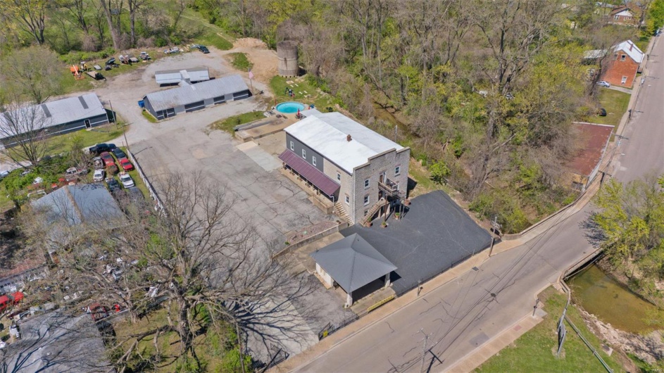 305 Main Street, Ste Genevieve, Missouri 63670, 5 Bedrooms Bedrooms, 12 Rooms Rooms,3 BathroomsBathrooms,Residential,For Sale,Main,MAR25024965