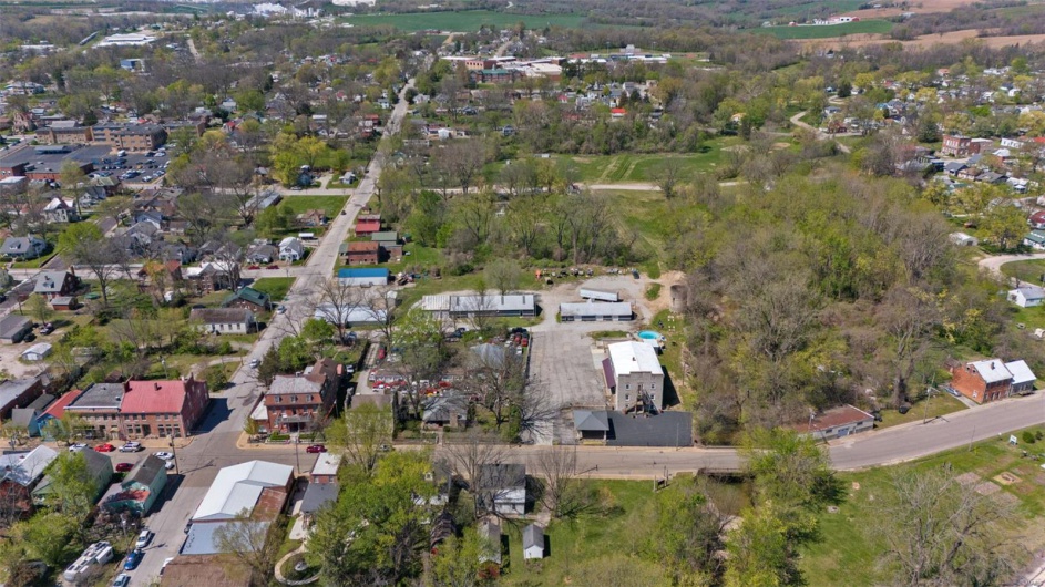 305 Main Street, Ste Genevieve, Missouri 63670, 5 Bedrooms Bedrooms, 12 Rooms Rooms,3 BathroomsBathrooms,Residential,For Sale,Main,MAR25024965