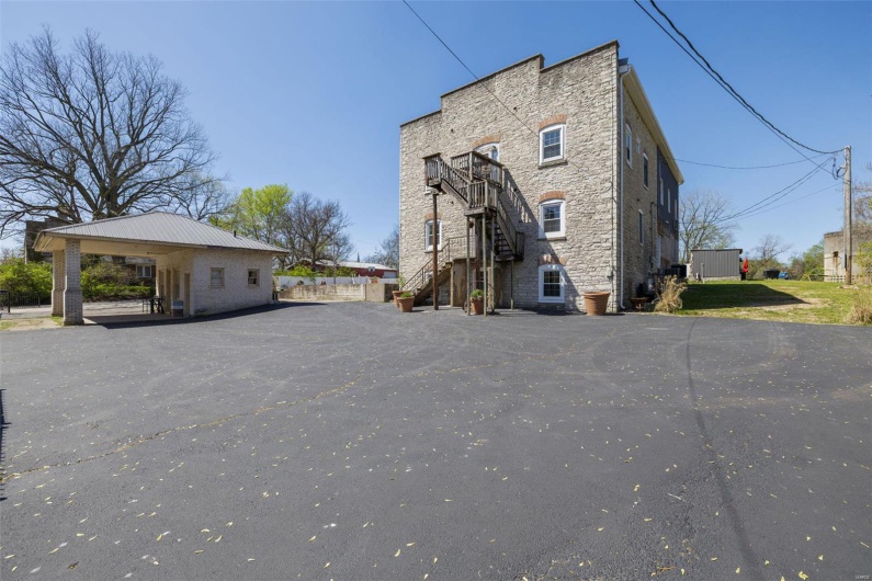 305 Main Street, Ste Genevieve, Missouri 63670, 5 Bedrooms Bedrooms, 12 Rooms Rooms,3 BathroomsBathrooms,Residential,For Sale,Main,MAR25024965
