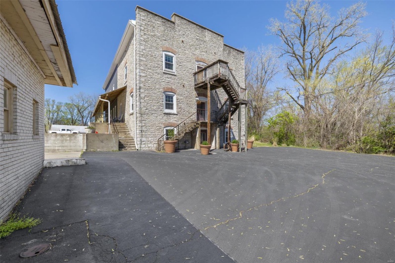 305 Main Street, Ste Genevieve, Missouri 63670, 5 Bedrooms Bedrooms, 12 Rooms Rooms,3 BathroomsBathrooms,Residential,For Sale,Main,MAR25024965