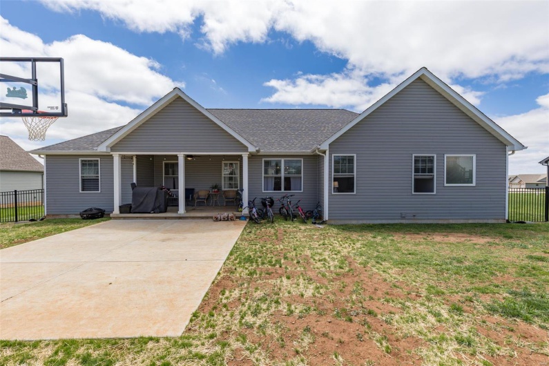 105 Shepherd Mountain Road, Farmington, Missouri 63640, 4 Bedrooms Bedrooms, 13 Rooms Rooms,3 BathroomsBathrooms,Residential,For Sale,Shepherd Mountain,MAR25024808