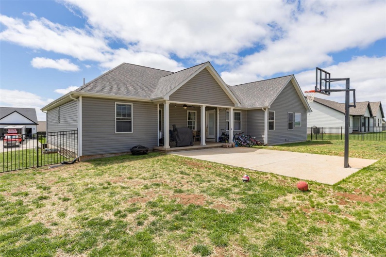105 Shepherd Mountain Road, Farmington, Missouri 63640, 4 Bedrooms Bedrooms, 13 Rooms Rooms,3 BathroomsBathrooms,Residential,For Sale,Shepherd Mountain,MAR25024808