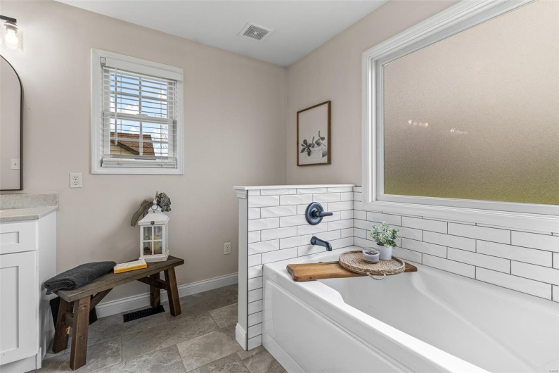 105 Shepherd Mountain Road, Farmington, Missouri 63640, 4 Bedrooms Bedrooms, 13 Rooms Rooms,3 BathroomsBathrooms,Residential,For Sale,Shepherd Mountain,MAR25024808