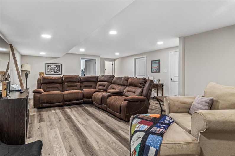 105 Shepherd Mountain Road, Farmington, Missouri 63640, 4 Bedrooms Bedrooms, 13 Rooms Rooms,3 BathroomsBathrooms,Residential,For Sale,Shepherd Mountain,MAR25024808
