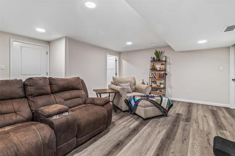 105 Shepherd Mountain Road, Farmington, Missouri 63640, 4 Bedrooms Bedrooms, 13 Rooms Rooms,3 BathroomsBathrooms,Residential,For Sale,Shepherd Mountain,MAR25024808