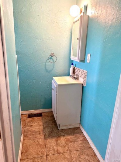 22271 State Highway CC, Marble Hill, Missouri 63764, 4 Bedrooms Bedrooms, 5 Rooms Rooms,3 BathroomsBathrooms,Residential,For Sale,State Highway CC,MAR25025522