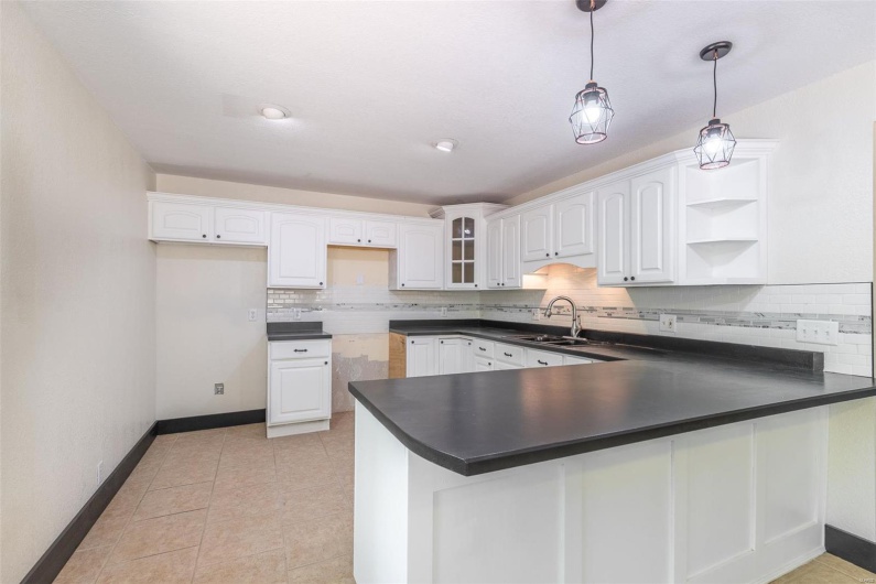 136 Rhinestone Ln, Poplar Bluff, Missouri 63901, 5 Bedrooms Bedrooms, 12 Rooms Rooms,3 BathroomsBathrooms,Residential,For Sale,Rhinestone Ln,MAR25025442