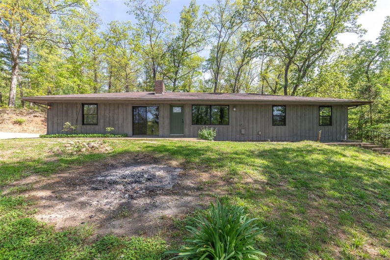 136 Rhinestone Ln, Poplar Bluff, Missouri 63901, 5 Bedrooms Bedrooms, 12 Rooms Rooms,3 BathroomsBathrooms,Residential,For Sale,Rhinestone Ln,MAR25025442