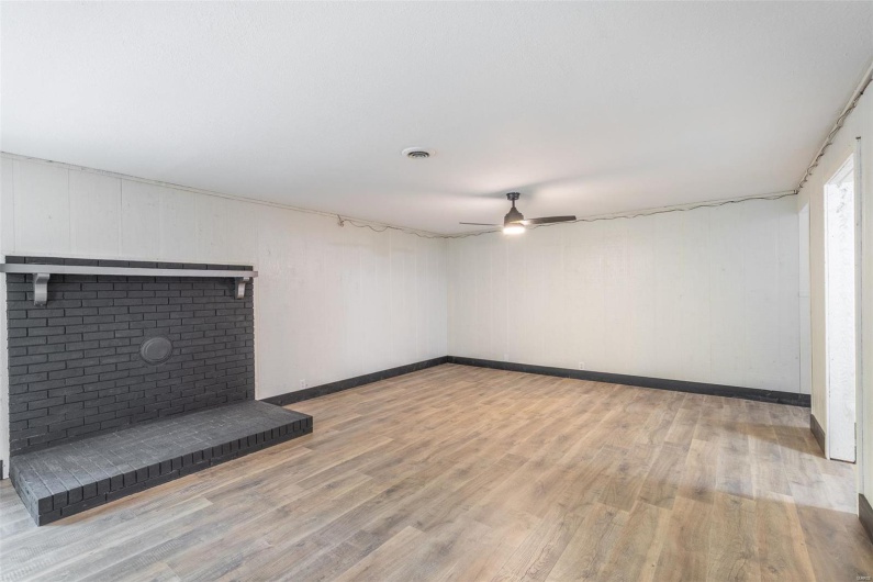 136 Rhinestone Ln, Poplar Bluff, Missouri 63901, 5 Bedrooms Bedrooms, 12 Rooms Rooms,3 BathroomsBathrooms,Residential,For Sale,Rhinestone Ln,MAR25025442