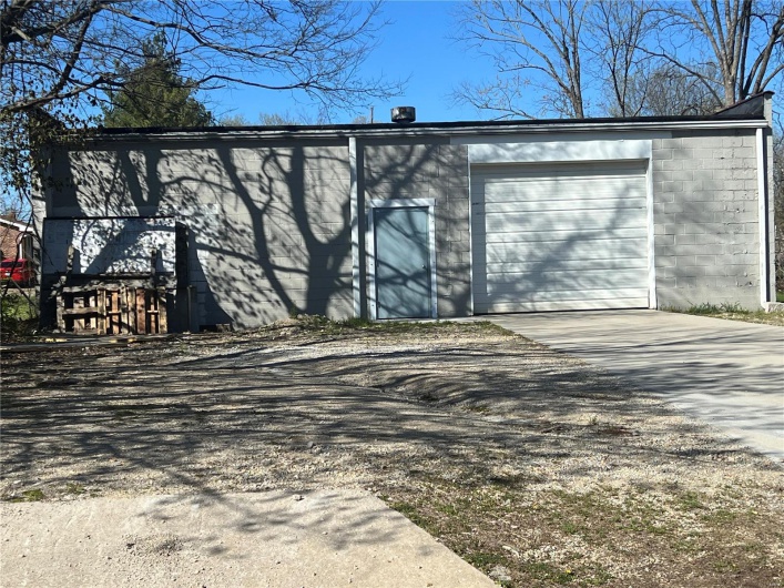 206 College, Farmington, Missouri 63640, ,Commercial Sale,For Sale,College,MAR24018392