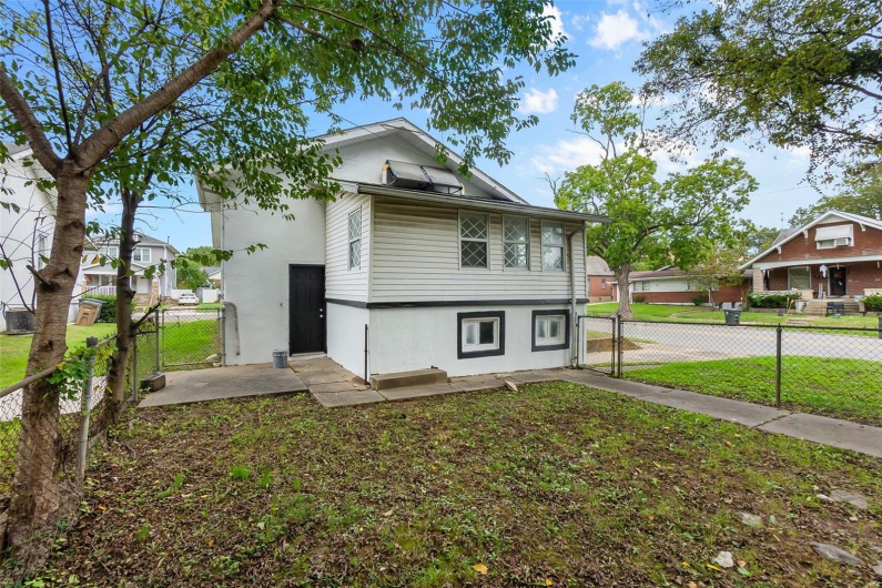1401 Bessie Street, Cape Girardeau, Missouri 63701, 3 Bedrooms Bedrooms, 5 Rooms Rooms,1 BathroomBathrooms,Residential,For Sale,Bessie,MAR25025646