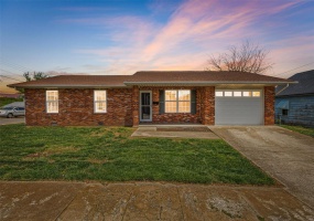 50 Johnson Street, Bonne Terre, Missouri 63628, 3 Bedrooms Bedrooms, 7 Rooms Rooms,1 BathroomBathrooms,Residential,For Sale,Johnson,MAR25025707