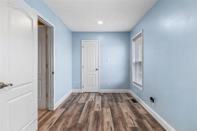 1304 Napoleon Drive, Bonne Terre, Missouri 63628, 4 Bedrooms Bedrooms, 13 Rooms Rooms,2 BathroomsBathrooms,Residential,For Sale,Napoleon,MAR25025129