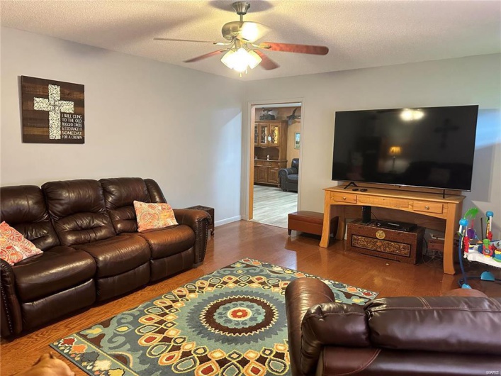 634 425th Road, Bertrand, Missouri 63823, 3 Bedrooms Bedrooms, 8 Rooms Rooms,2 BathroomsBathrooms,Residential,For Sale,425th,MAR25026841