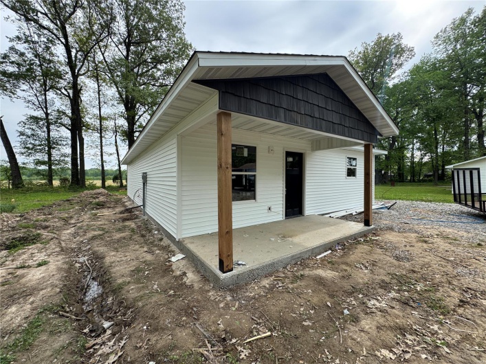 404 Henry Street, Poplar Bluff, Missouri 63901, 3 Bedrooms Bedrooms, 5 Rooms Rooms,2 BathroomsBathrooms,Residential,For Sale,Henry,MAR25026871