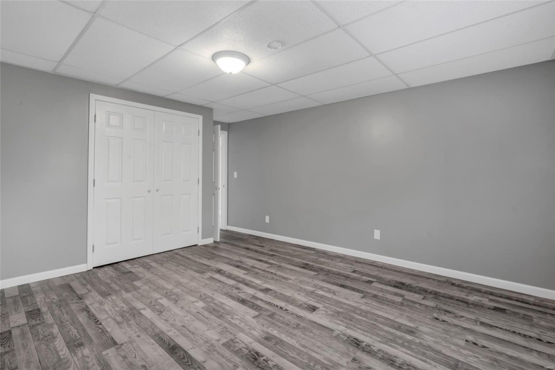 1211 Napoleon Drive, Bonne Terre, Missouri 63628, 5 Bedrooms Bedrooms, 10 Rooms Rooms,3 BathroomsBathrooms,Residential,For Sale,Napoleon,MAR25026799