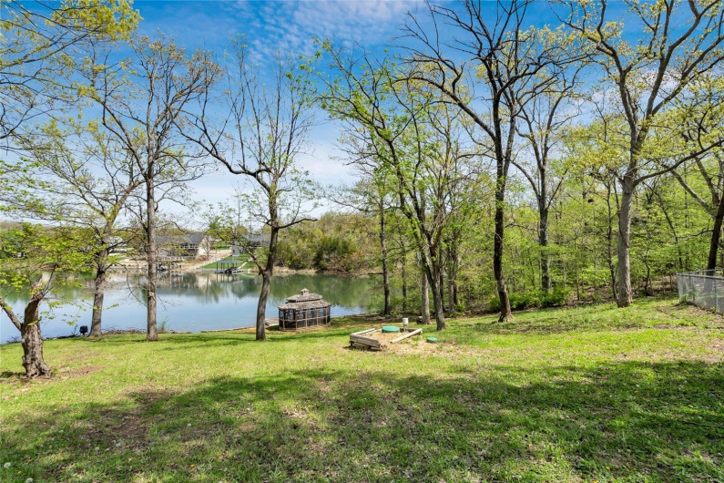 1211 Napoleon Drive, Bonne Terre, Missouri 63628, 5 Bedrooms Bedrooms, 10 Rooms Rooms,3 BathroomsBathrooms,Residential,For Sale,Napoleon,MAR25026799