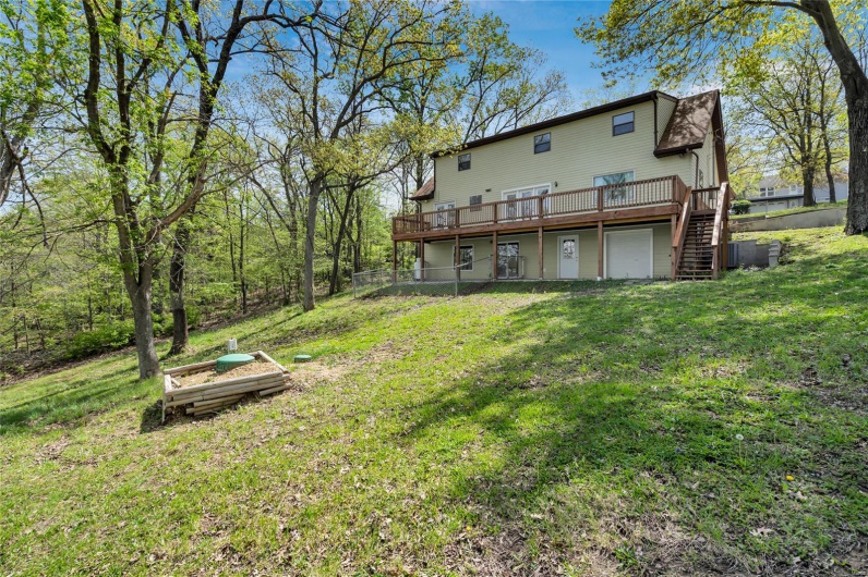 1211 Napoleon Drive, Bonne Terre, Missouri 63628, 5 Bedrooms Bedrooms, 10 Rooms Rooms,3 BathroomsBathrooms,Residential,For Sale,Napoleon,MAR25026799