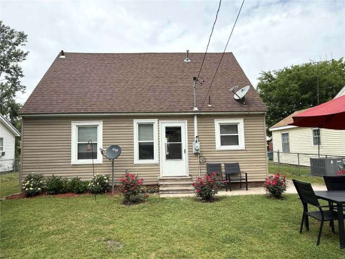607 Cotton Avenue, Caruthersville, Missouri 63830, 2 Bedrooms Bedrooms, 6 Rooms Rooms,1 BathroomBathrooms,Residential,For Sale,Cotton,MAR25026861