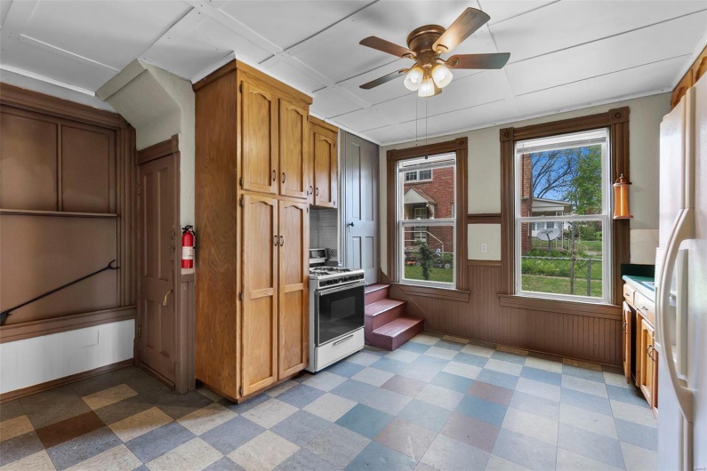 63 Hanover Street, Cape Girardeau, Missouri 63701, 3 Bedrooms Bedrooms, 7 Rooms Rooms,1 BathroomBathrooms,Residential,For Sale,Hanover,MAR25026911