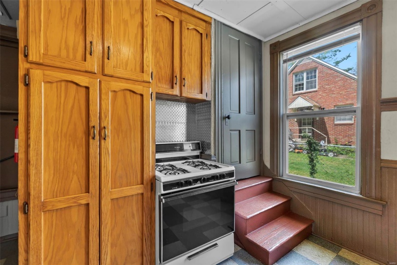 63 Hanover Street, Cape Girardeau, Missouri 63701, 3 Bedrooms Bedrooms, 7 Rooms Rooms,1 BathroomBathrooms,Residential,For Sale,Hanover,MAR25026911