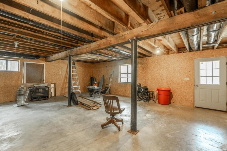 124 Wayne 527, Greenville, Missouri 63944, 2 Bedrooms Bedrooms, 11 Rooms Rooms,3 BathroomsBathrooms,Residential,For Sale,Wayne 527,MAR25022454