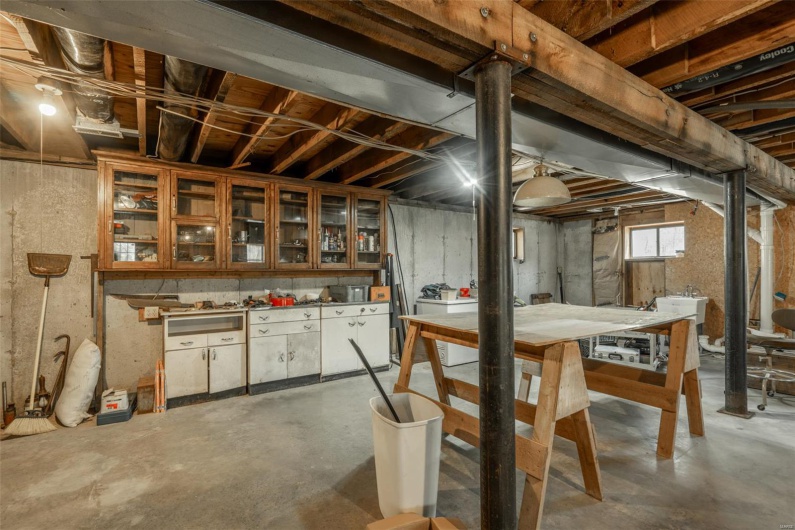 124 Wayne 527, Greenville, Missouri 63944, 2 Bedrooms Bedrooms, 11 Rooms Rooms,3 BathroomsBathrooms,Residential,For Sale,Wayne 527,MAR25022454