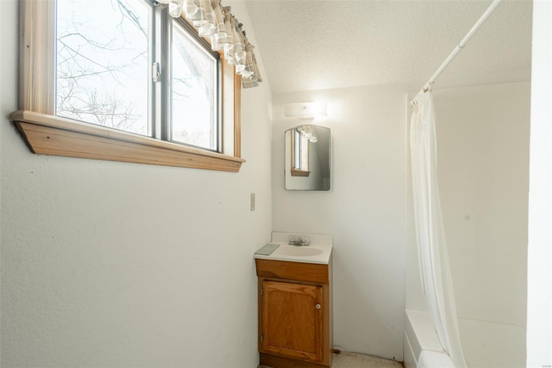 124 Wayne 527, Greenville, Missouri 63944, 2 Bedrooms Bedrooms, 11 Rooms Rooms,3 BathroomsBathrooms,Residential,For Sale,Wayne 527,MAR25022454