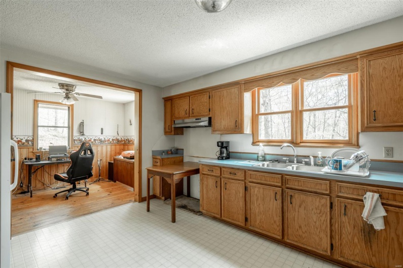 124 Wayne 527, Greenville, Missouri 63944, 2 Bedrooms Bedrooms, 11 Rooms Rooms,3 BathroomsBathrooms,Residential,For Sale,Wayne 527,MAR25022454