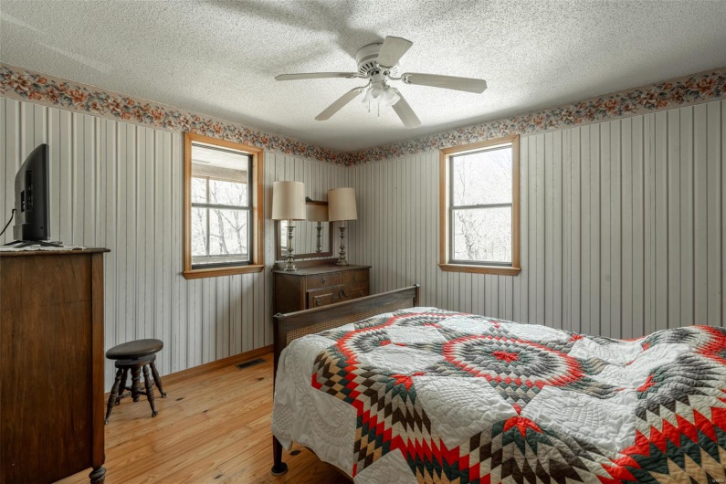 124 Wayne 527, Greenville, Missouri 63944, 2 Bedrooms Bedrooms, 11 Rooms Rooms,3 BathroomsBathrooms,Residential,For Sale,Wayne 527,MAR25022454